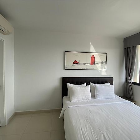 The Bridge Club Hotel Пном Пен Екстериор снимка