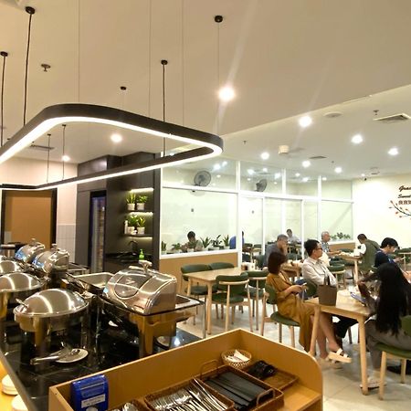 The Bridge Club Hotel Пном Пен Екстериор снимка