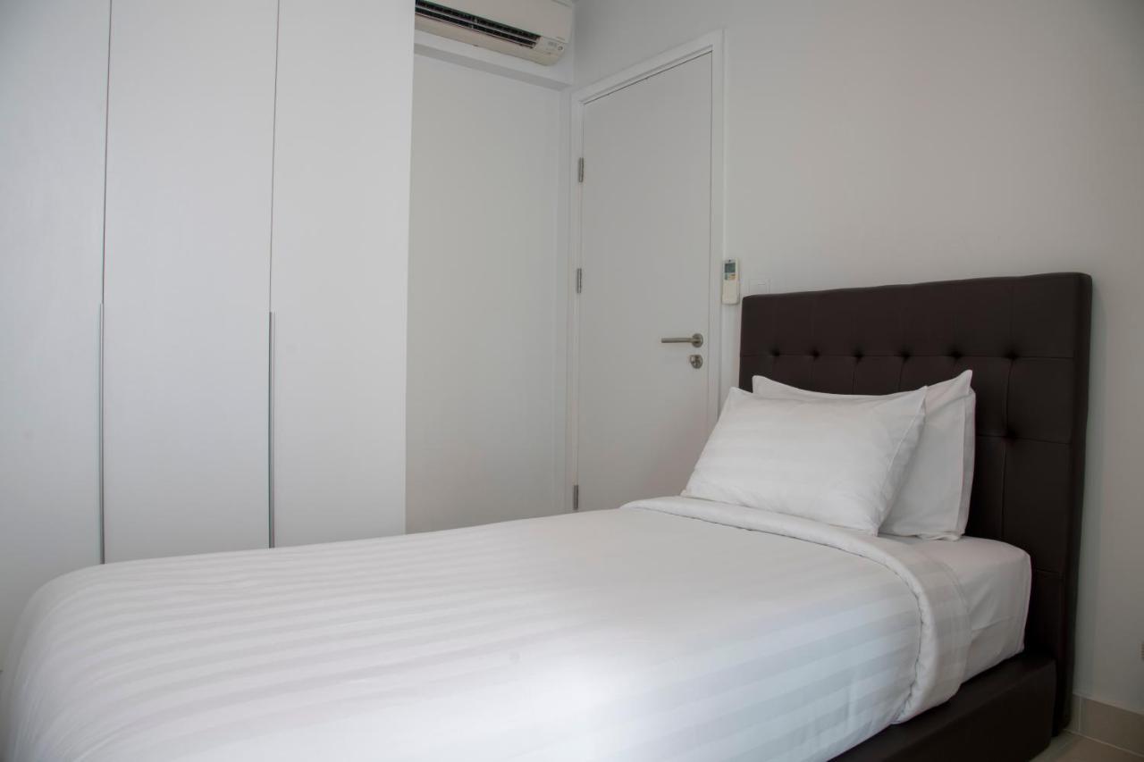 The Bridge Club Hotel Пном Пен Екстериор снимка