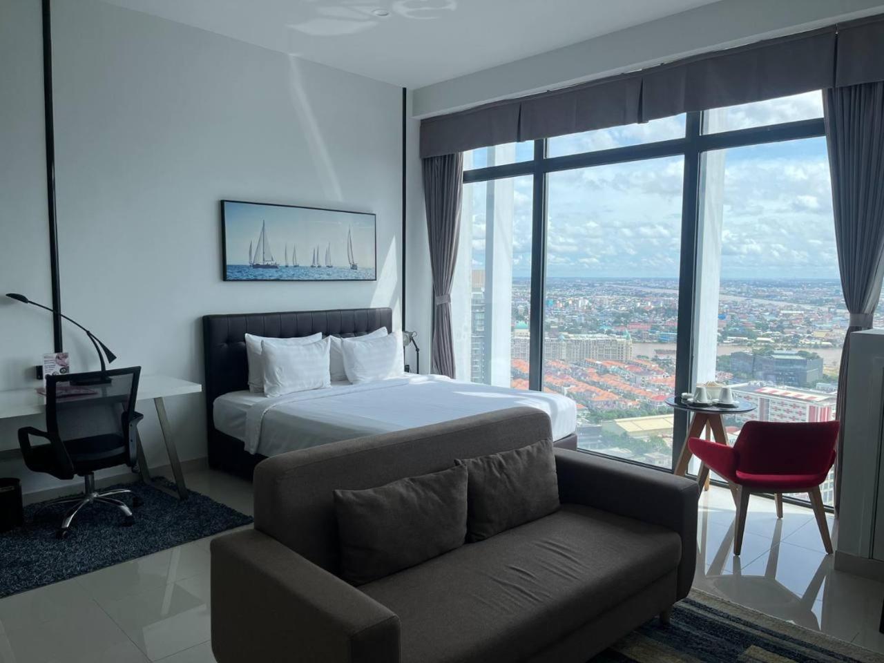 The Bridge Club Hotel Пном Пен Екстериор снимка