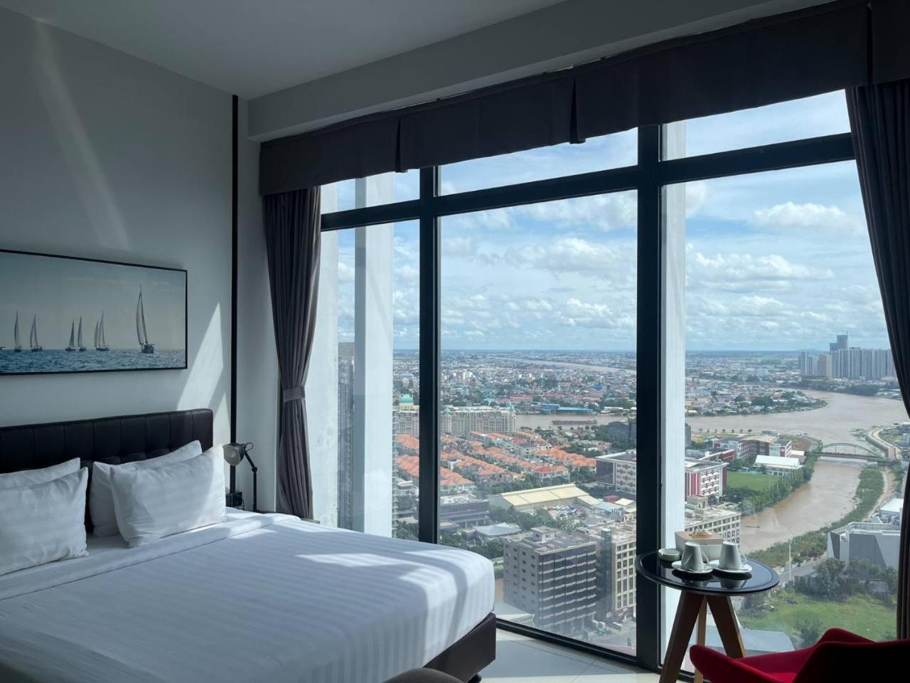 The Bridge Club Hotel Пном Пен Екстериор снимка