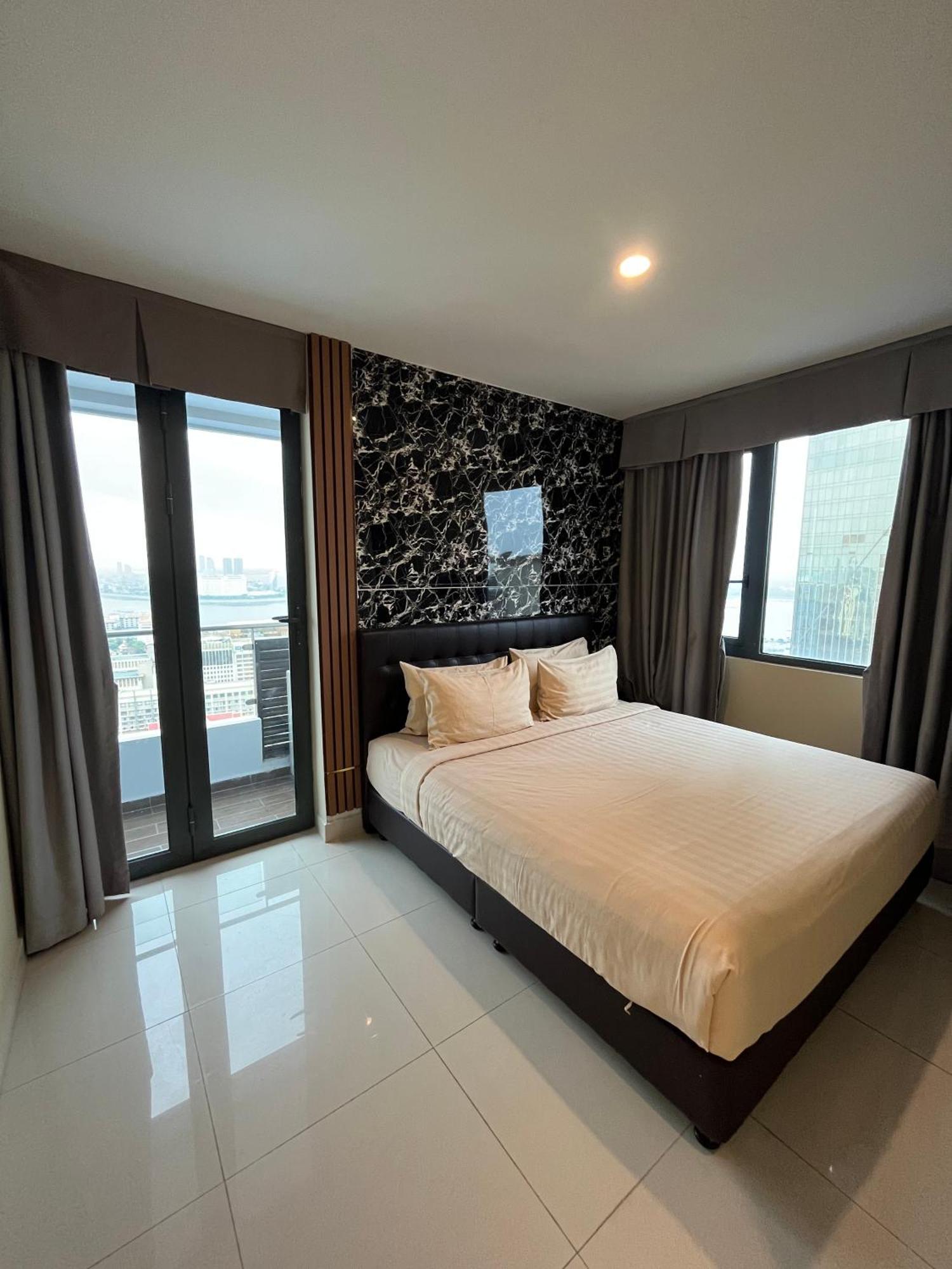 The Bridge Club Hotel Пном Пен Екстериор снимка