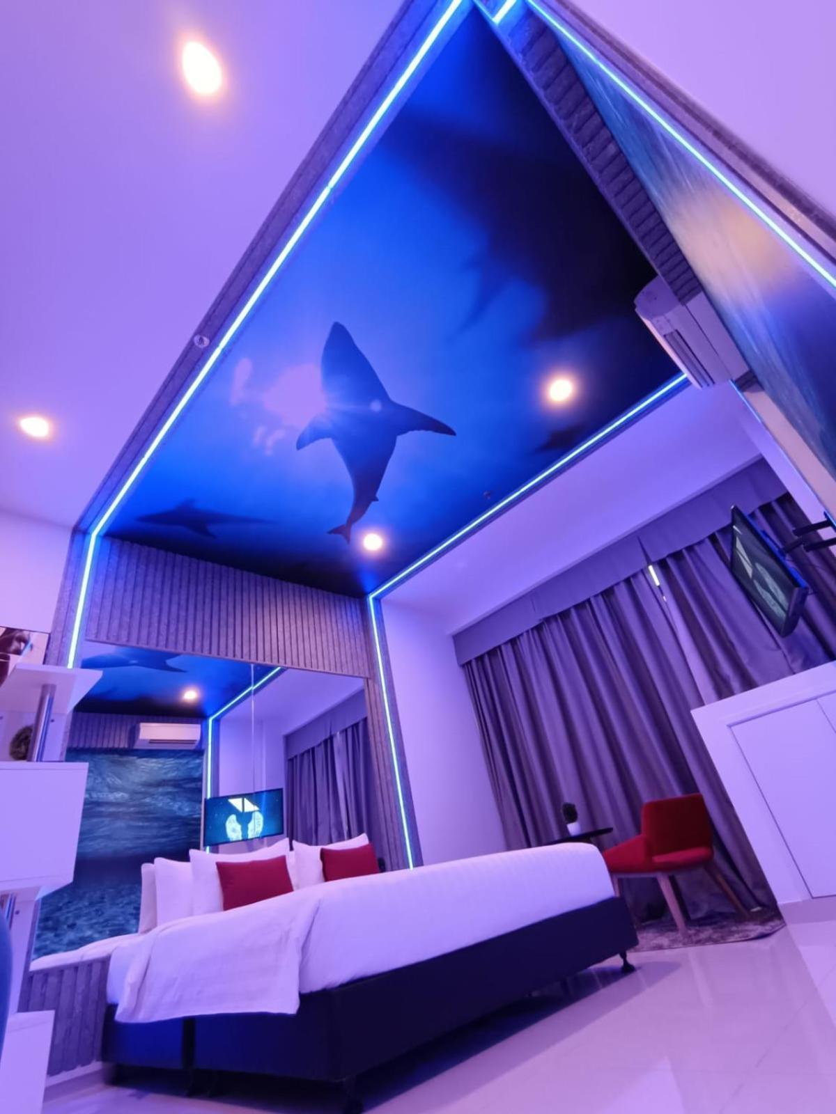 The Bridge Club Hotel Пном Пен Екстериор снимка