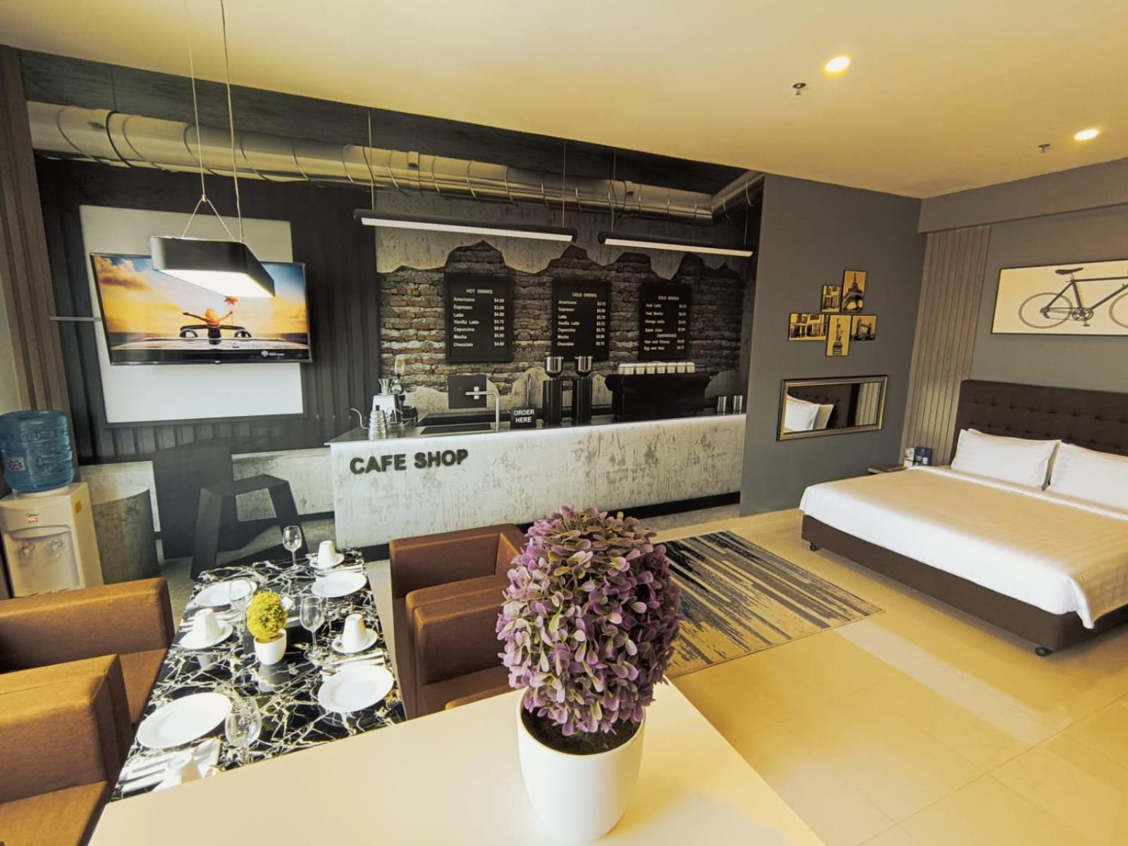 The Bridge Club Hotel Пном Пен Екстериор снимка