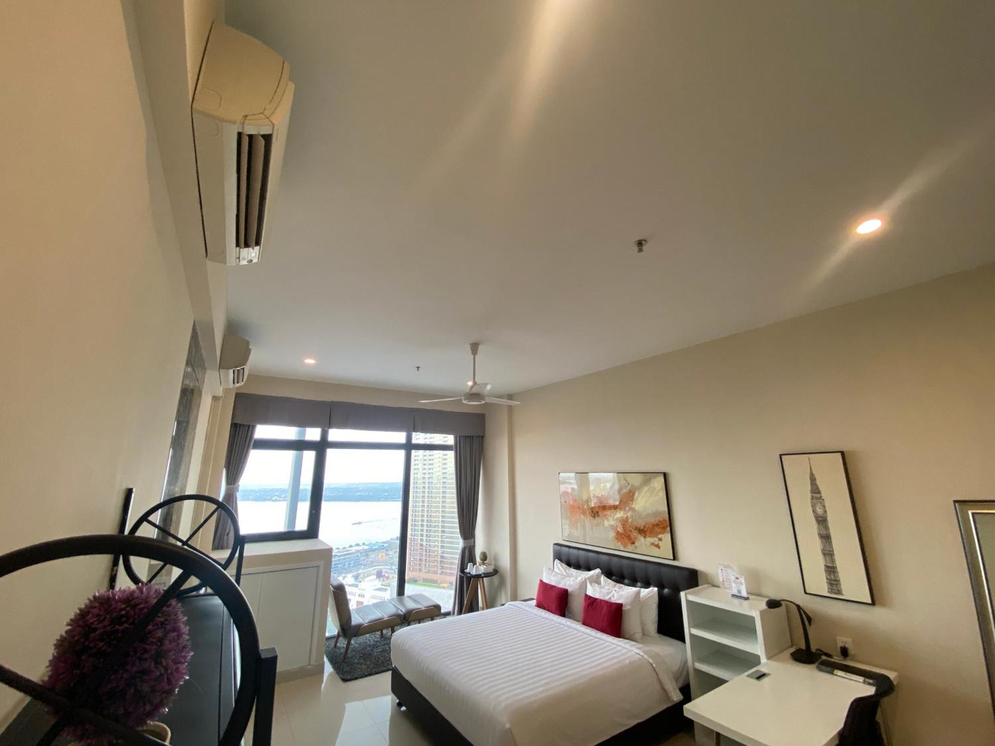 The Bridge Club Hotel Пном Пен Екстериор снимка