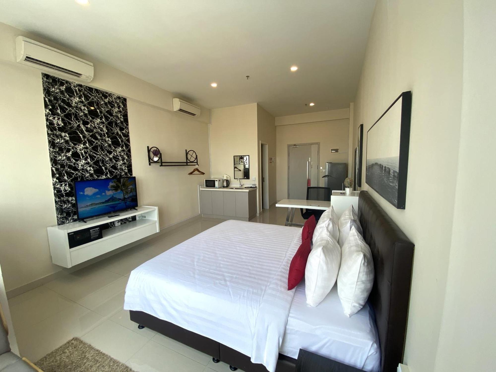 The Bridge Club Hotel Пном Пен Екстериор снимка