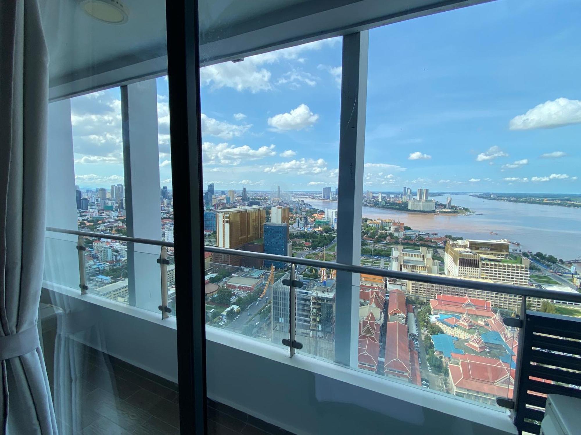 The Bridge Club Hotel Пном Пен Екстериор снимка