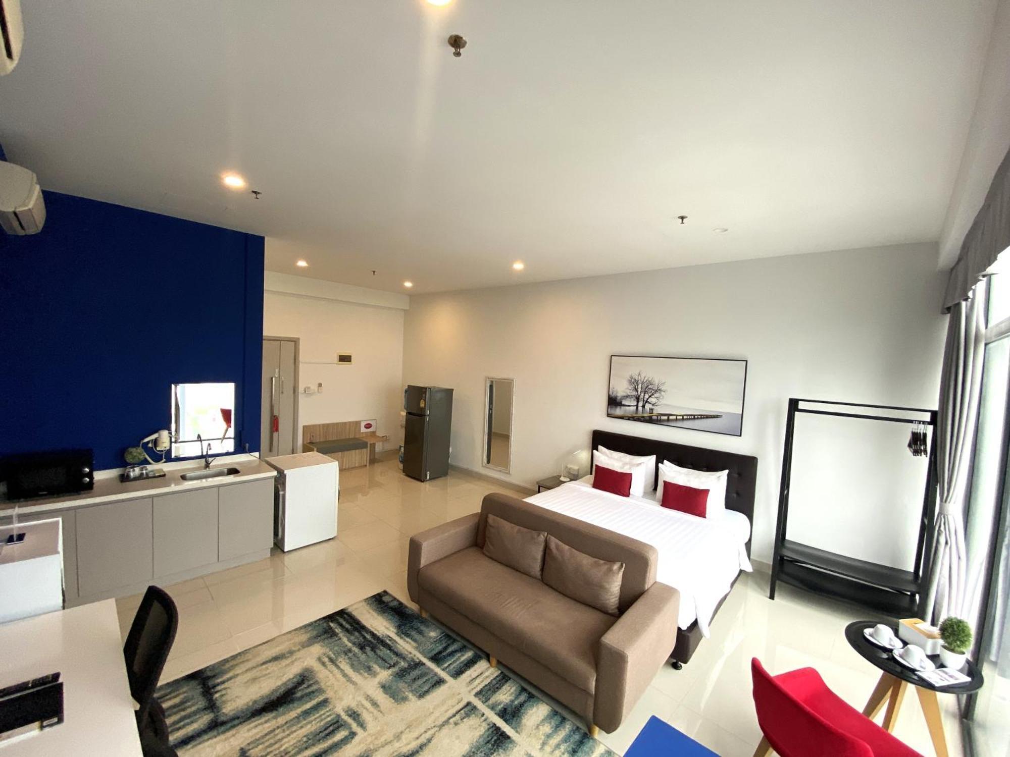 The Bridge Club Hotel Пном Пен Екстериор снимка