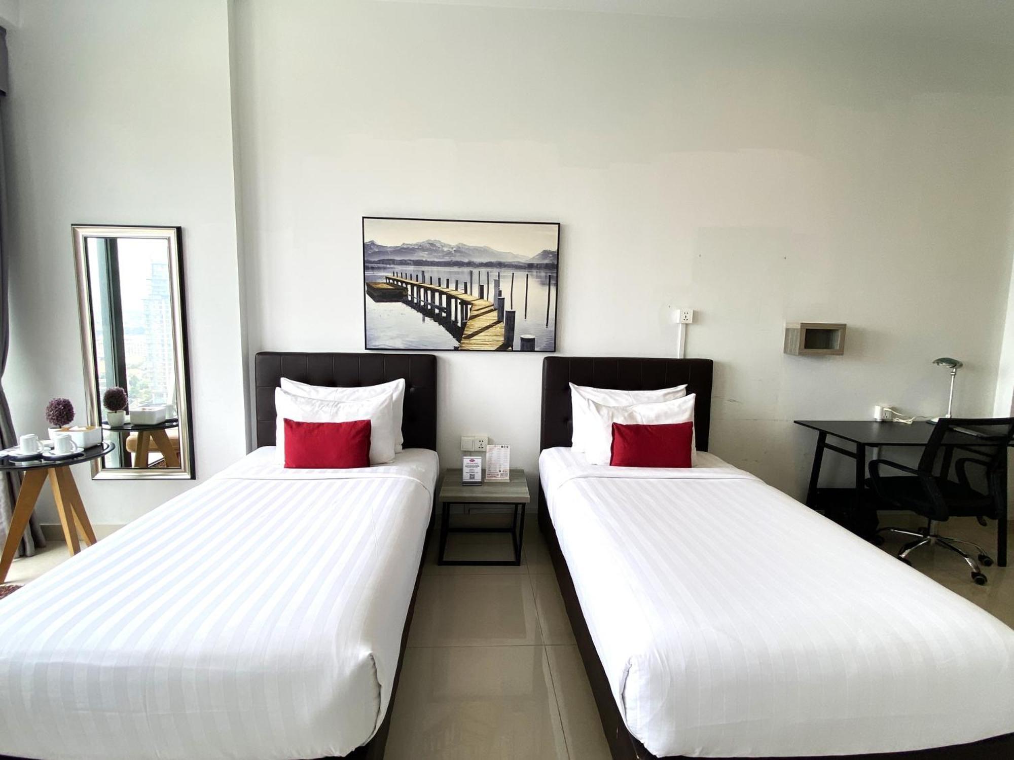 The Bridge Club Hotel Пном Пен Екстериор снимка