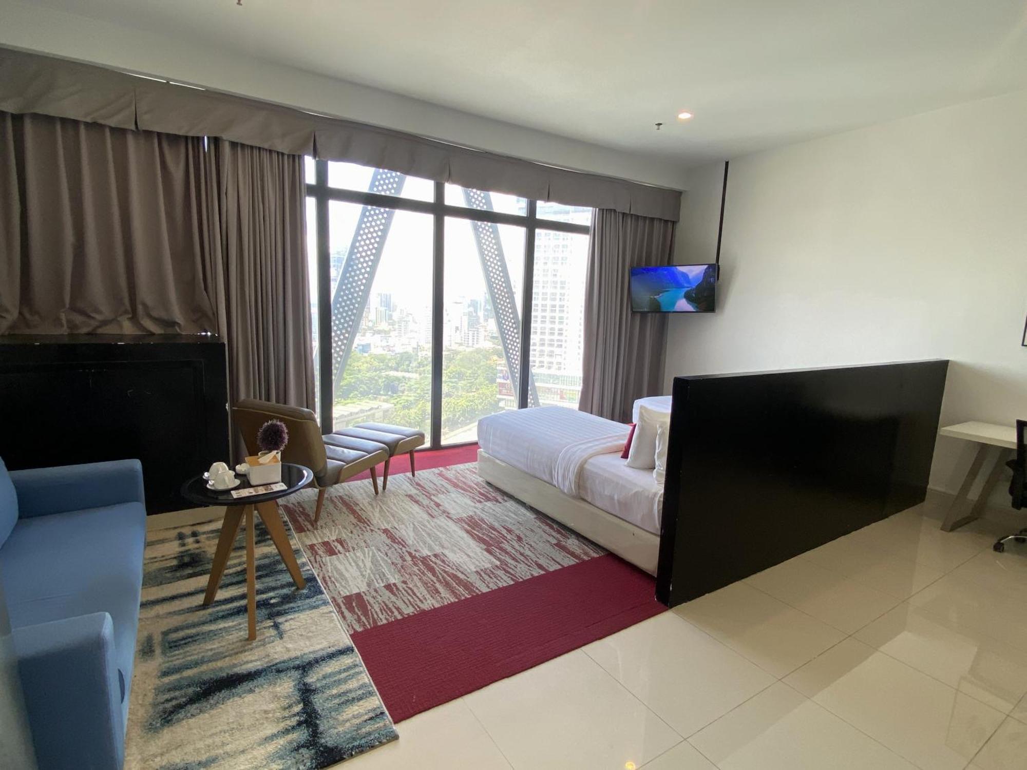 The Bridge Club Hotel Пном Пен Екстериор снимка