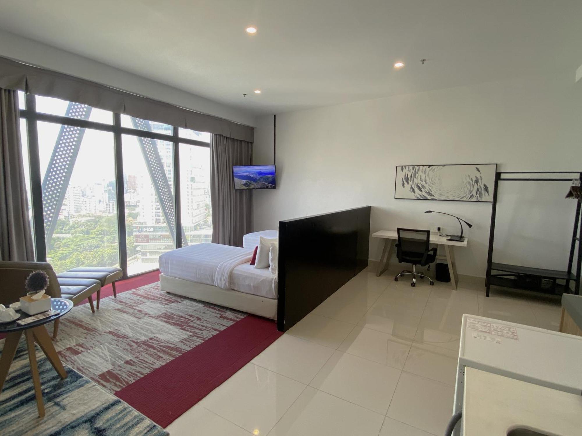 The Bridge Club Hotel Пном Пен Екстериор снимка